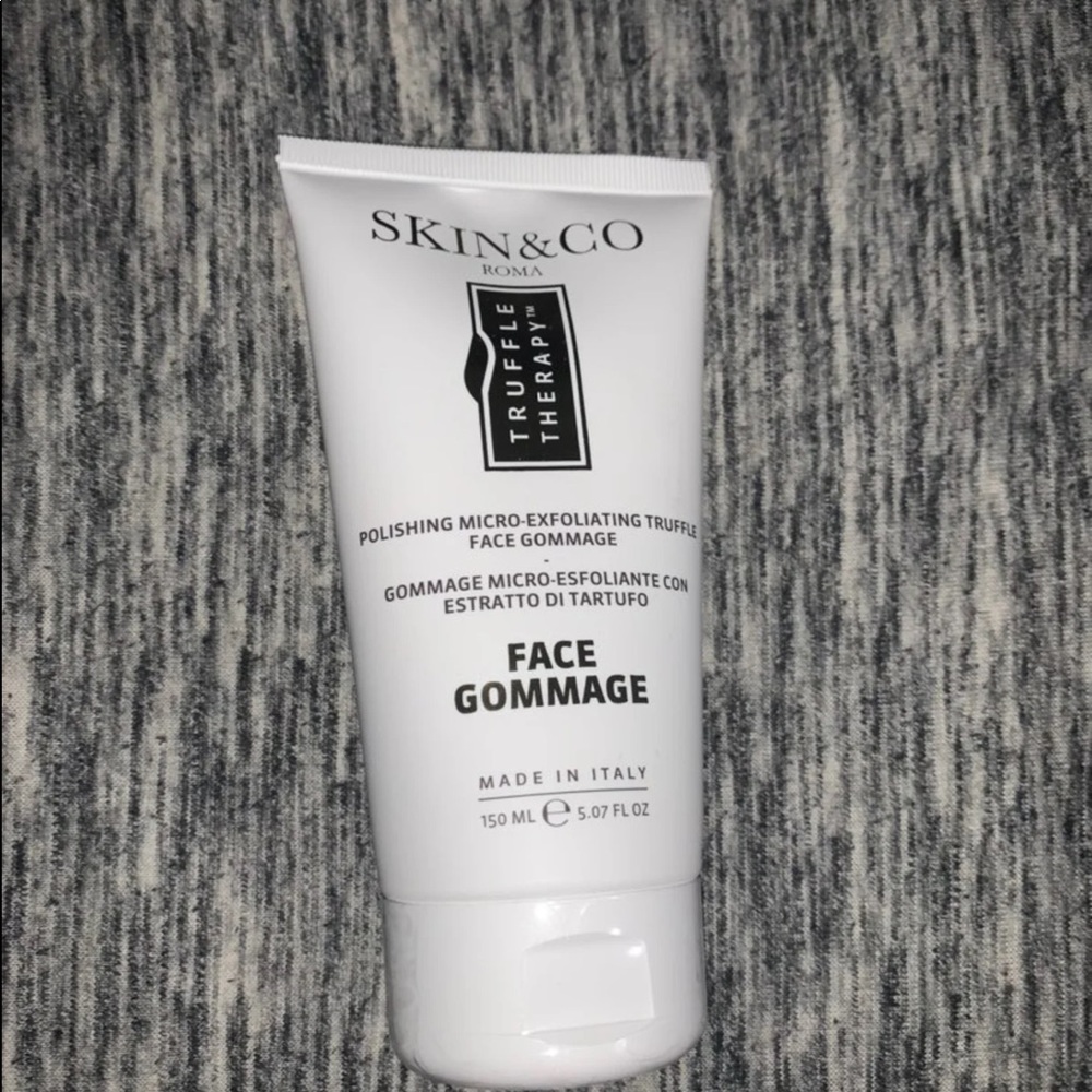 Face scrub